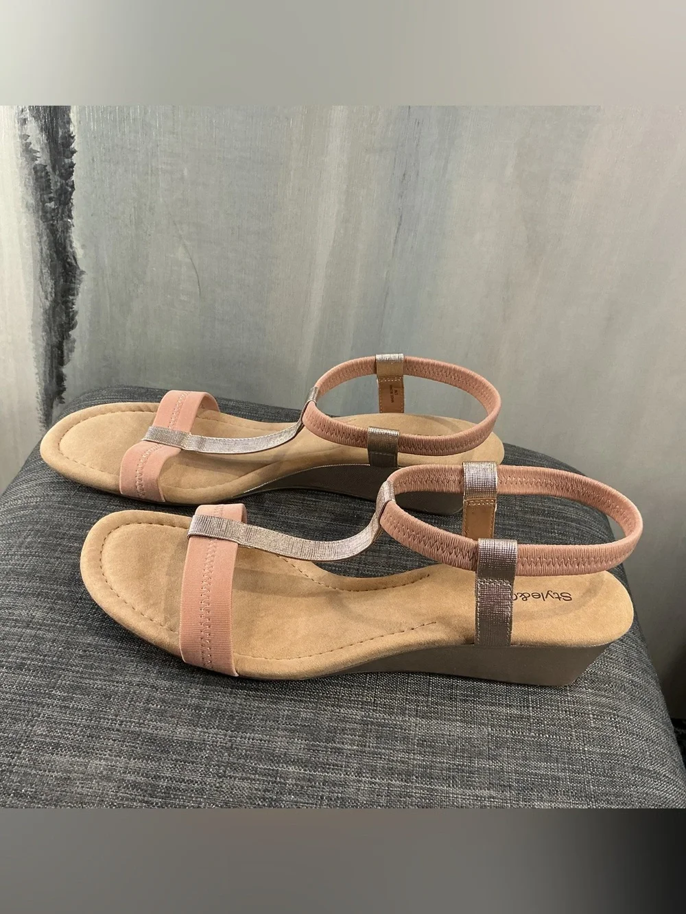 NIB Style & Co. Step ’N Flex Voyage T-Strap Wedge Sandals - Rose Gold - Size 12M